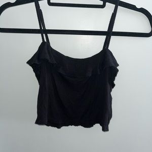 ❤️4 for $28 going out ruffle trim tank!